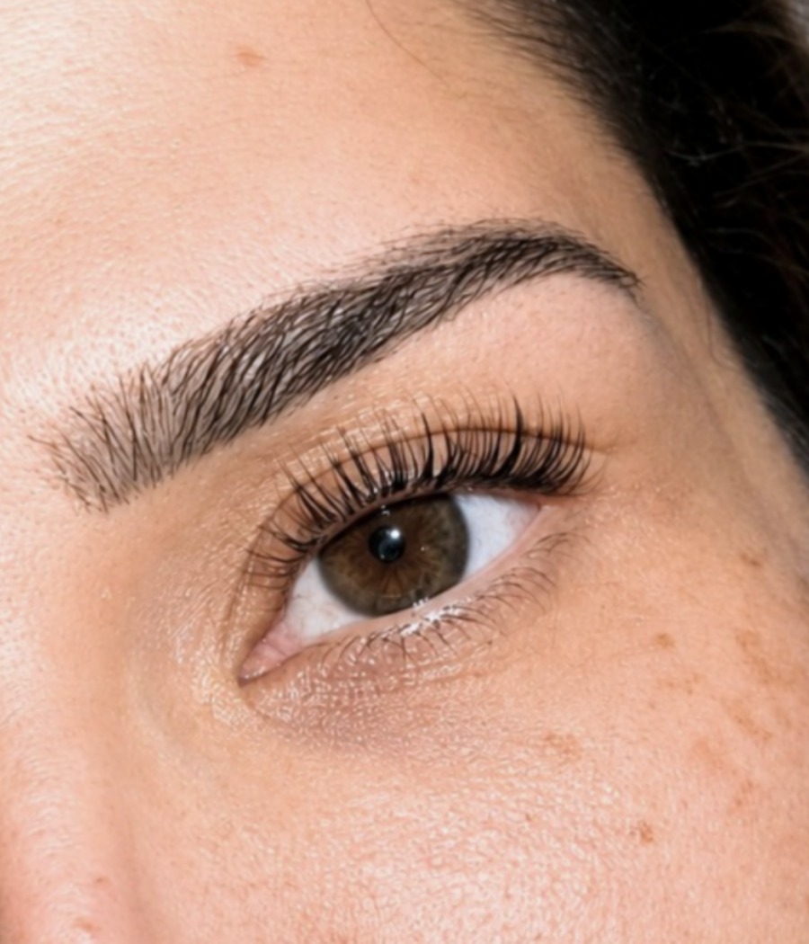 Depois de design de sobrancelhas e lash lifting — Susan Beauty